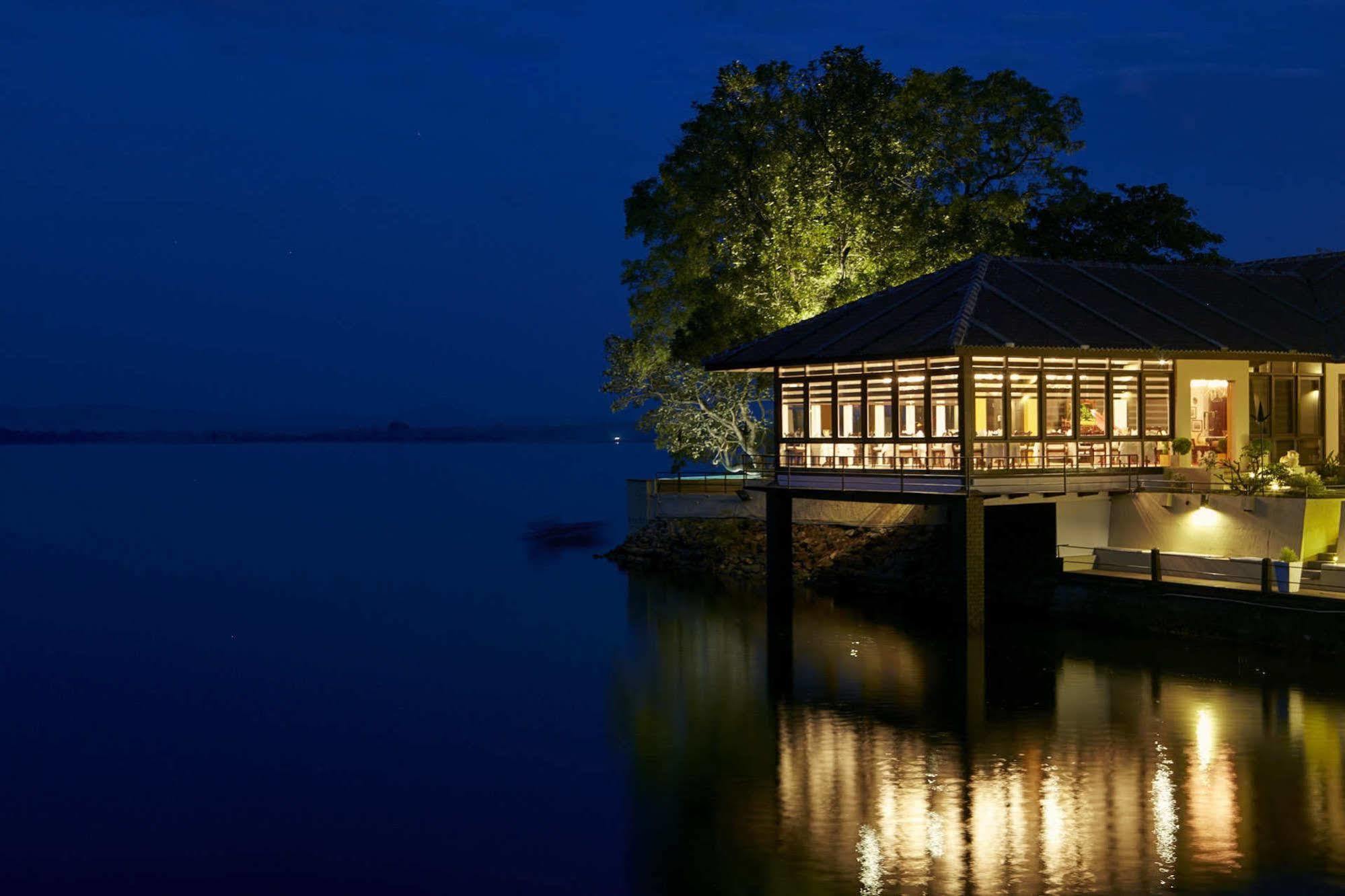 Готель Ekho Lake House Полоннарува Екстер'єр фото